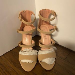 Herstybe Strapped Heels 7